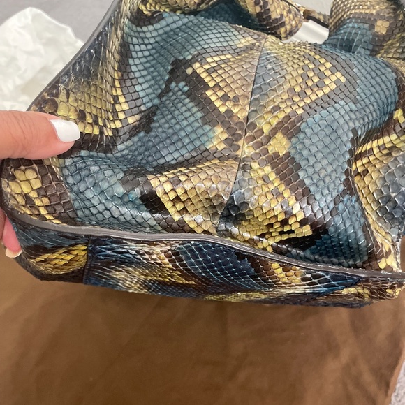 VINTAGE GUCCI Limited Edition Rare Python Large Stirrup Hobo Bag - Picture 12 of 13